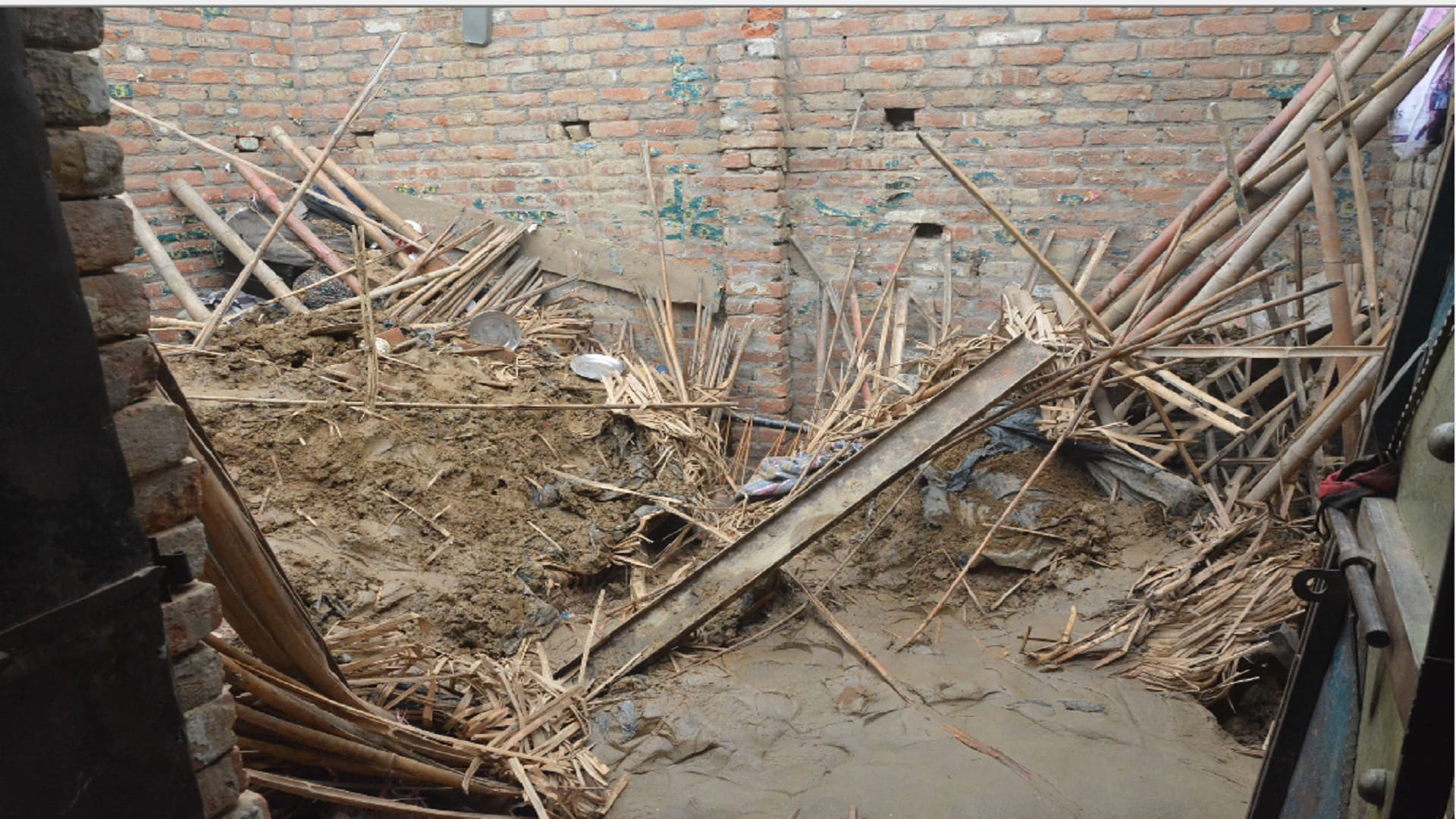 Muzaffarnagar: family members was tormented for 45 minutes and two children died after roof of house collapsed