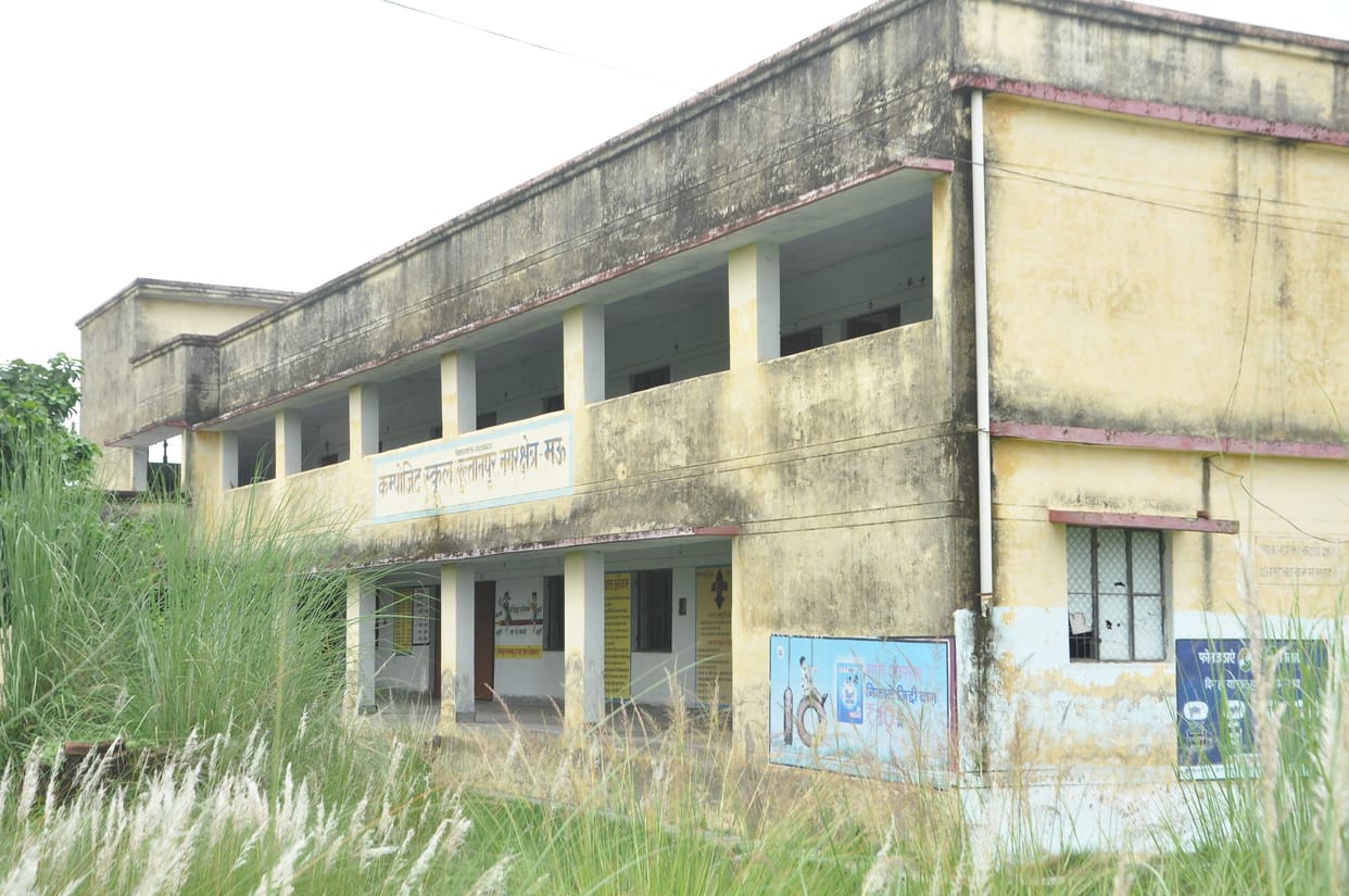 30 students in composite school, no one studies