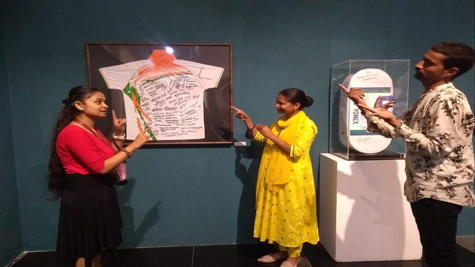 PM Gift Auction : special arrangements to explain Divyang in sign language at NGMA