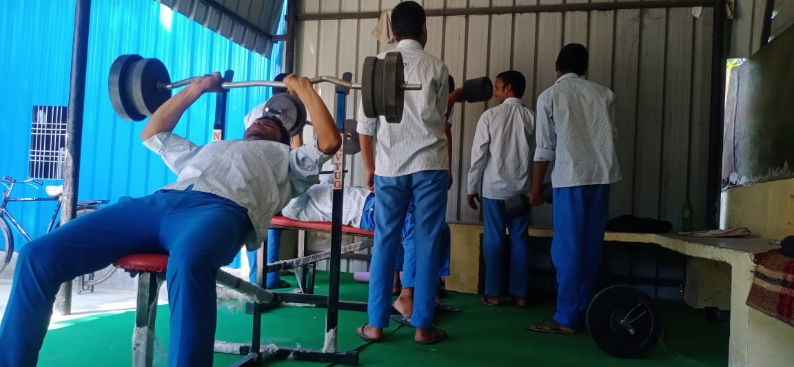 Training being given to the prisoner teenagers to make them self-dependent