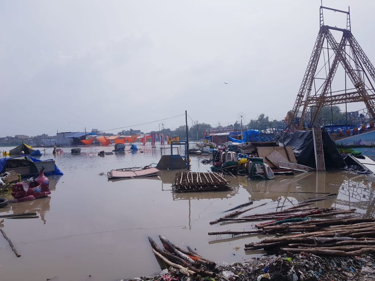 50 shopkeepers damaged due to waterlogging in Ramlila Maidan