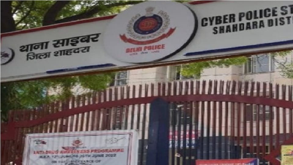 Cyber police of Shahdara district of Delhi caught accused providing escort service to foreign nationals