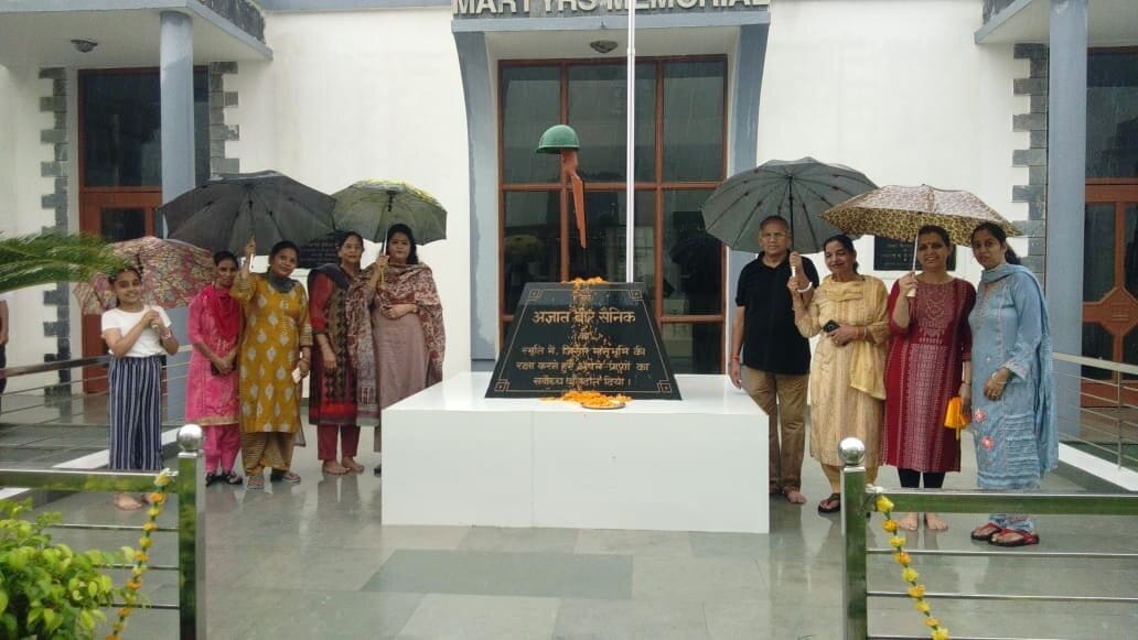 Salute to the martyrs in Prerna old age home, Kurukshetra