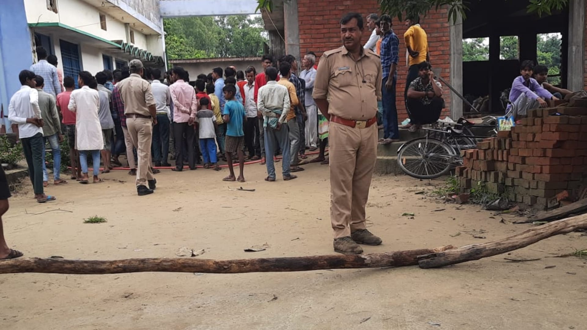 A intermediate student shoots his college princlipal in Sitapur.