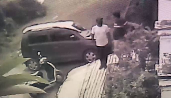 miscreants ran away after looting chain from businessman in Varanasi police start investigation