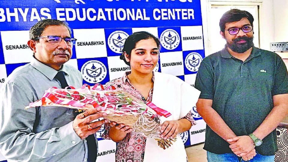 Agra Vasundhara became an officer in the army