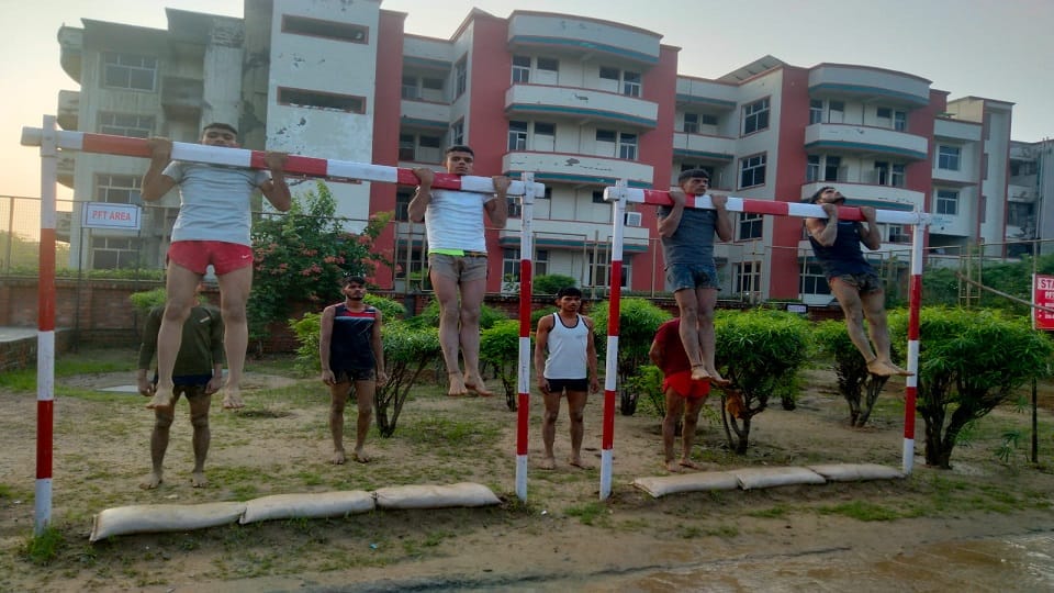 Army Recruitment In Agra 6172 Youths Ran Agniveer Army Rally 2022