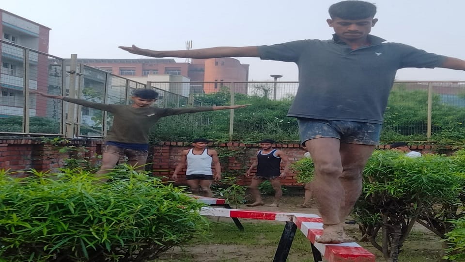 Army Recruitment In Agra 6172 Youths Ran Agniveer Army Rally 2022