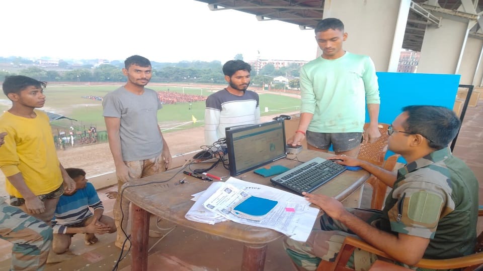 Army Recruitment In Agra 6172 Youths Ran Agniveer Army Rally 2022