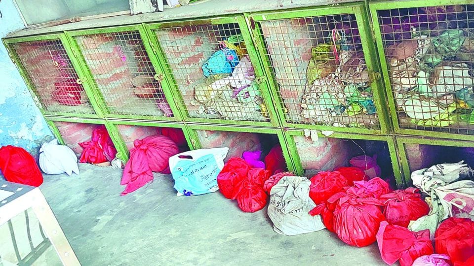 ashes of 150 dead people kept in Mokshadham for immersion in etah