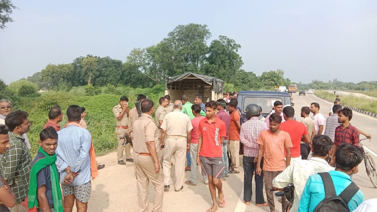 Dead body burnt after killing woman could not be identified forensic team and dog squad also reached