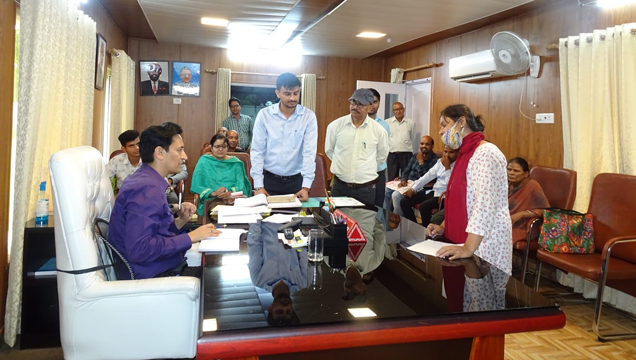 Kumaon commissioner heard public problems in public court