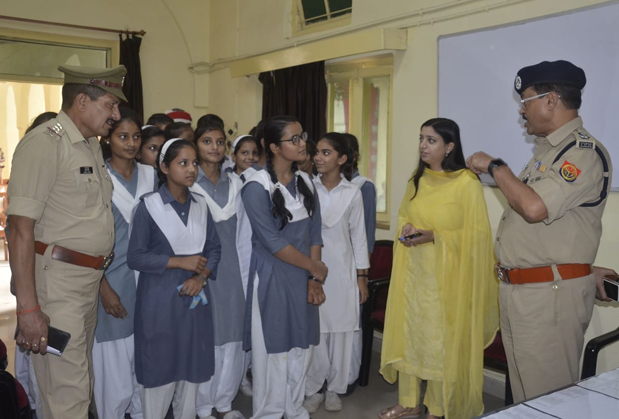 Set target and study girl students... Police ready for security