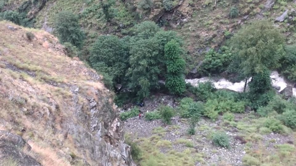 kishtwar Vehicle fell into george one person died