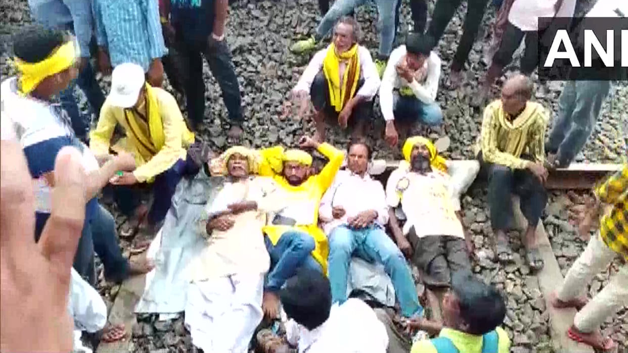 Kurmis lift rail road blockades in Bengal after five days