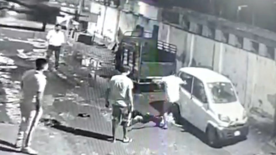 Shoe factory worker beaten to death for not giving money for liquor in Agra