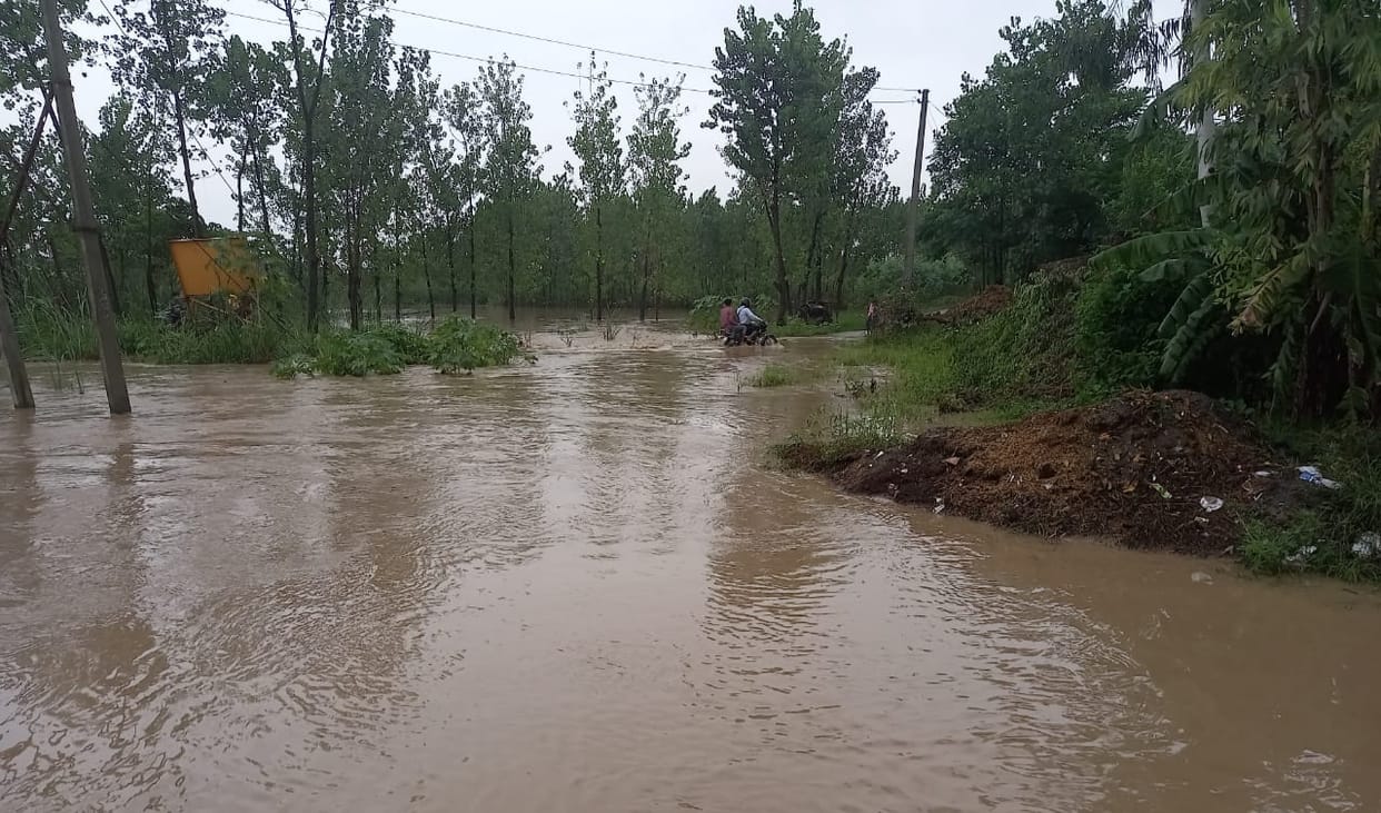 One thousand cusecs of water released from Uttarakhand, Solani river in spate