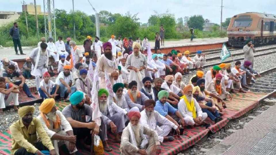 Farmers will stop rail on October 3 in Punjab