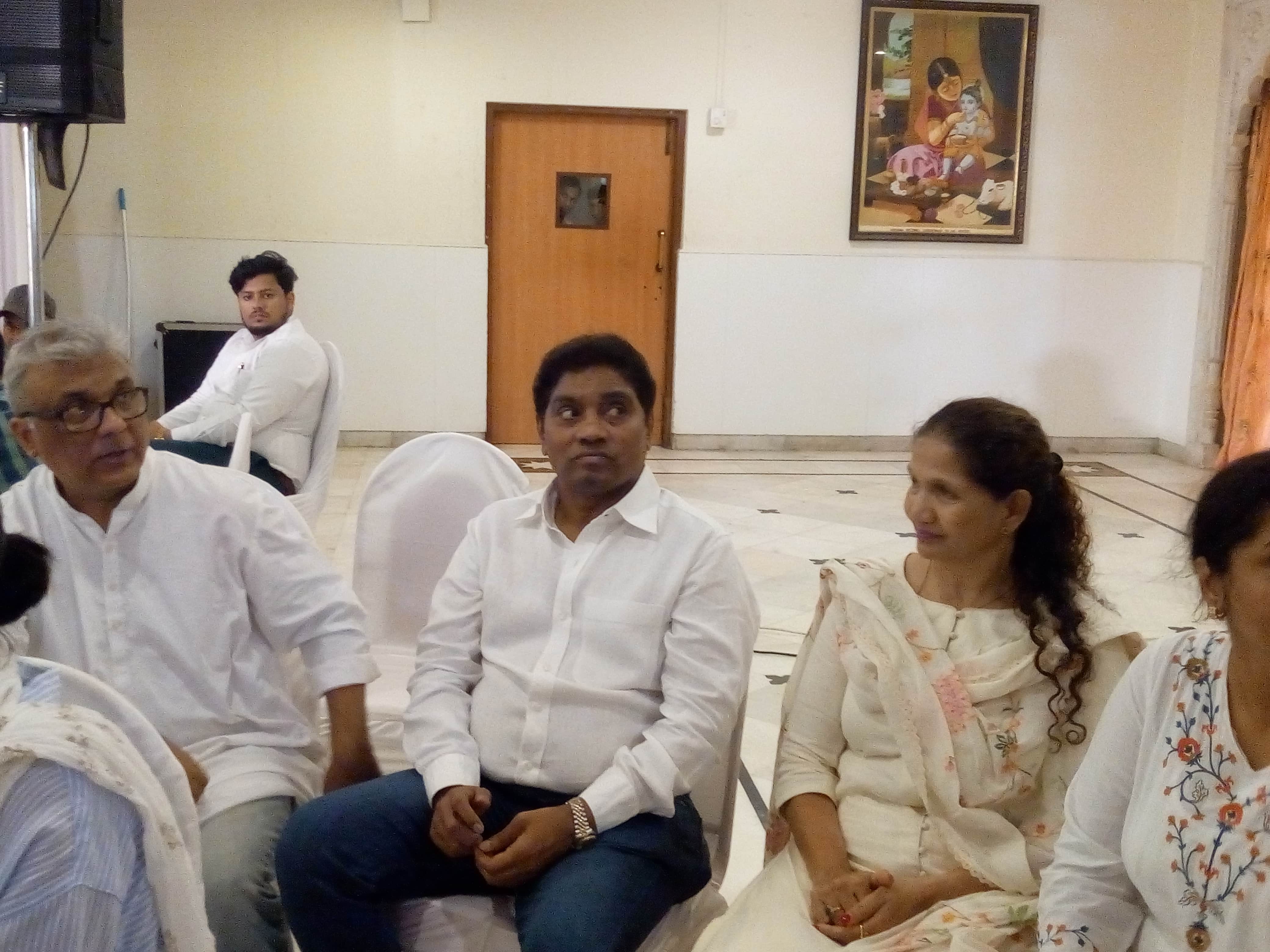 Raju Srivastava Death Prayer Meet Wife Shikha talked about comedian Video Goes Viral on Social media