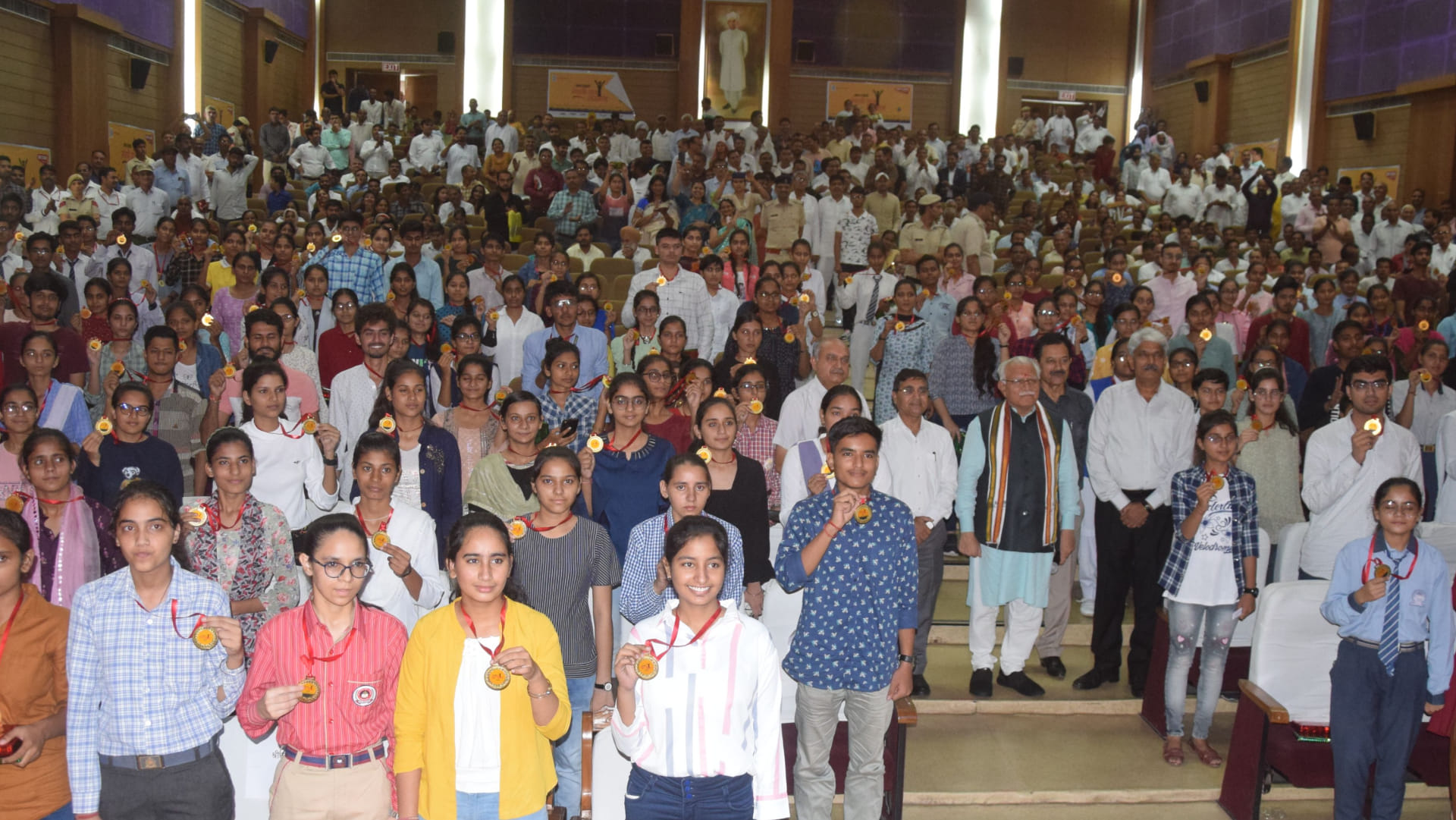 Amar Ujala Medhavi Chhatra Samman: Faces of the students blossomed after getting respect from the CM