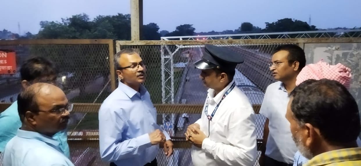 mandal rail prabandhak inpected station