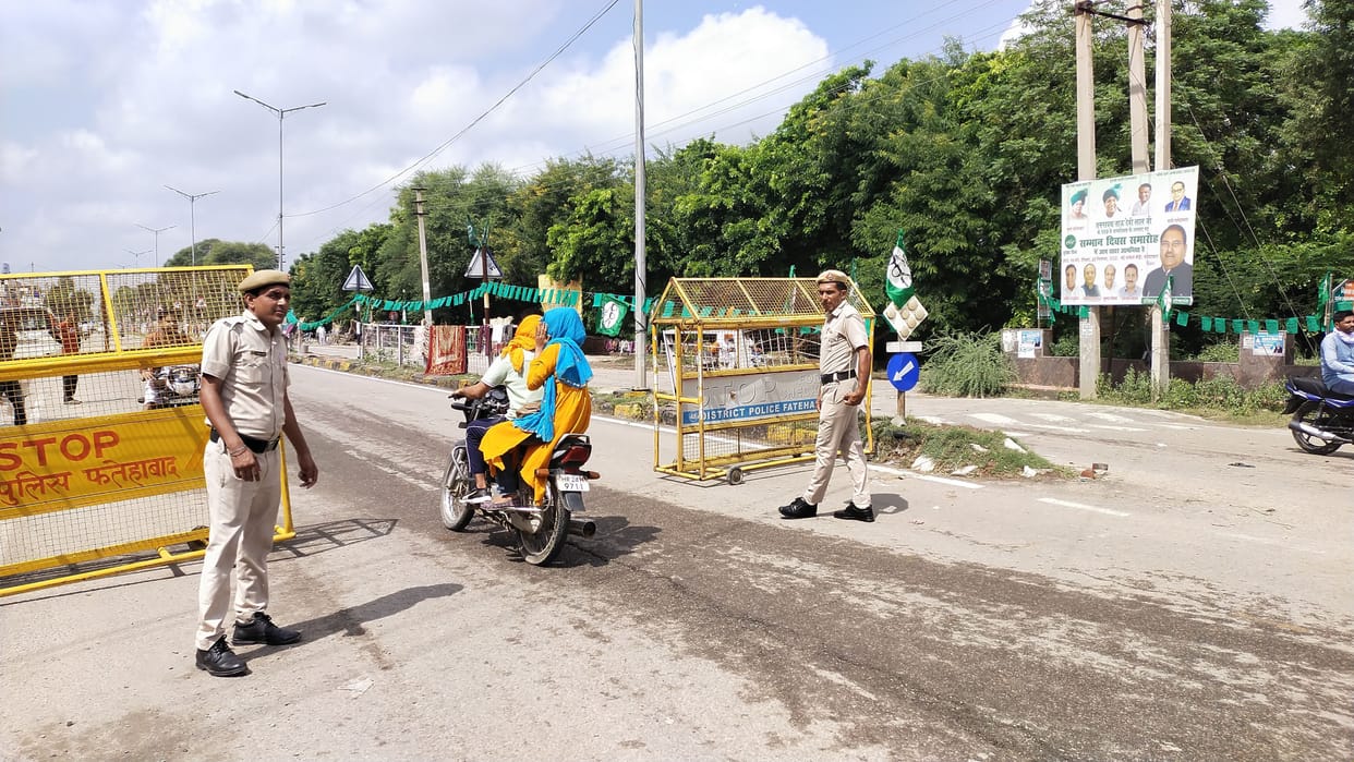 No traffic jam inside city, system deteriorates on Daulatpur Road