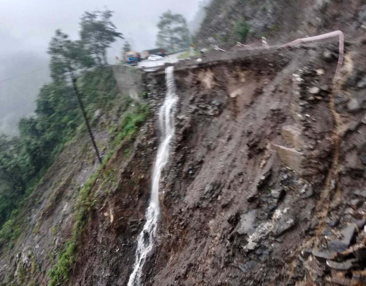 Wheels stopped all day on Tanakpur-Pithoragarh NH