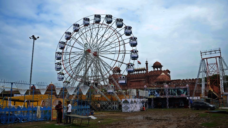 delhi weather forecast Monsoon towards end temperature will rise from Monday