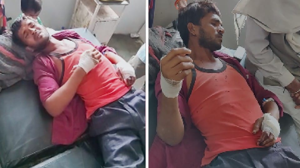 Dalit beaten up for sitting on a chair in Chhatarpur