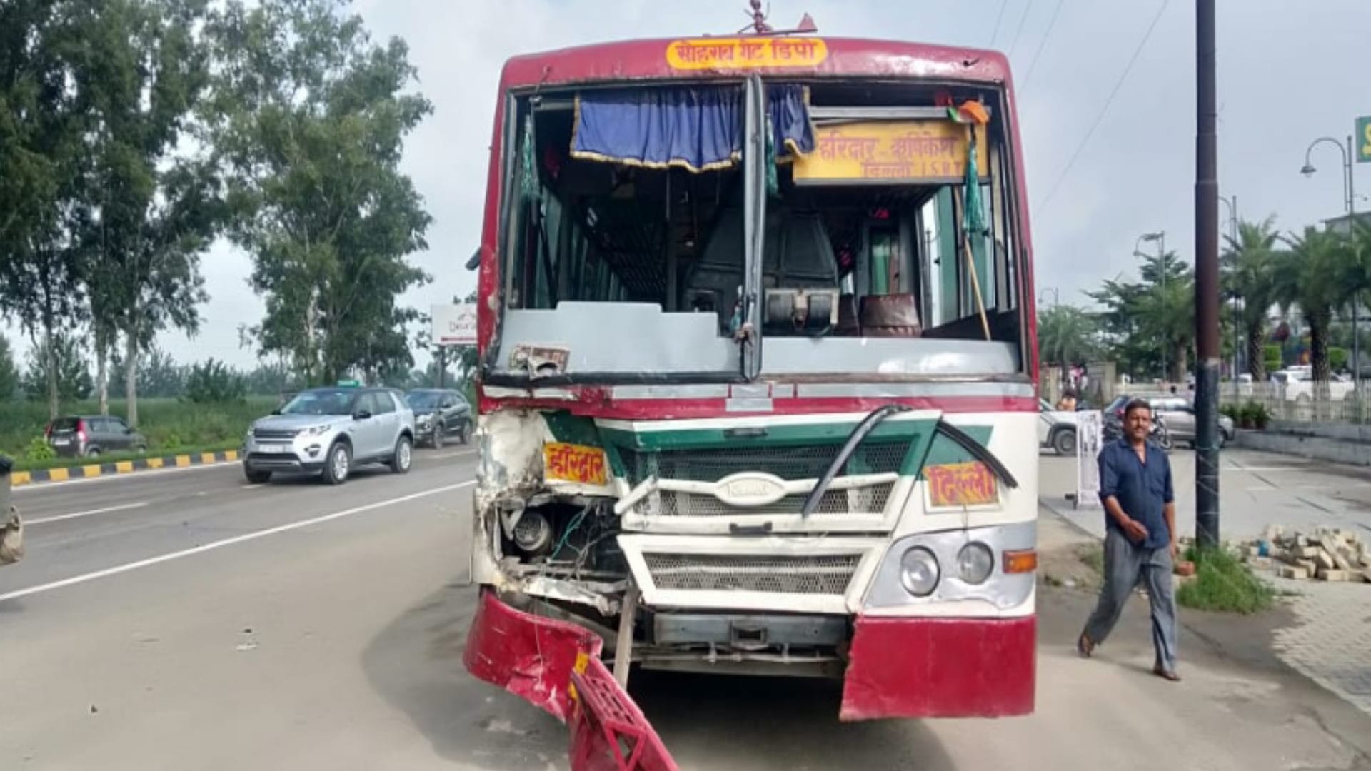 Accident: WagonR collided with roadways bus On Delhi-Doon highway in Muzaffarnagar, four died
