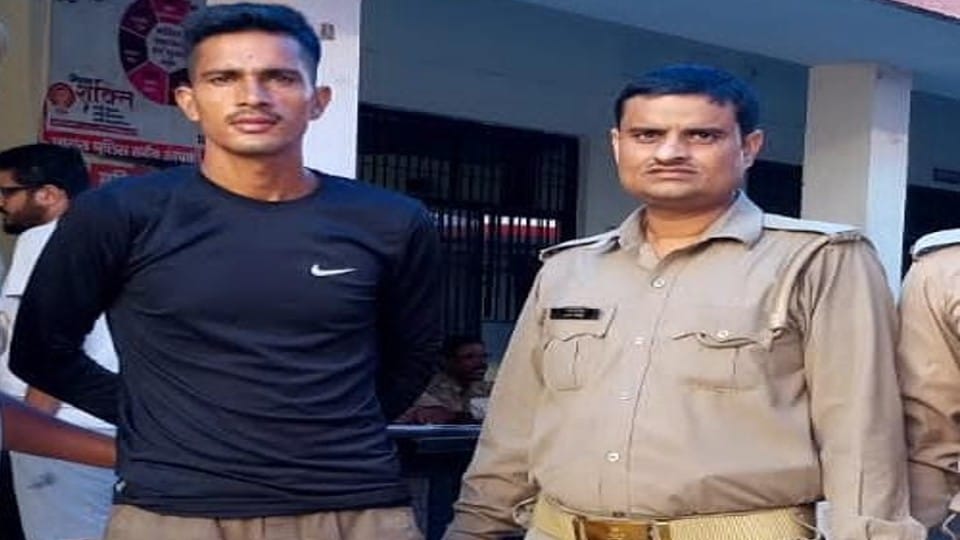 Etawah youth arrested with fake documents during Agniveer recruitment Mela in Agra