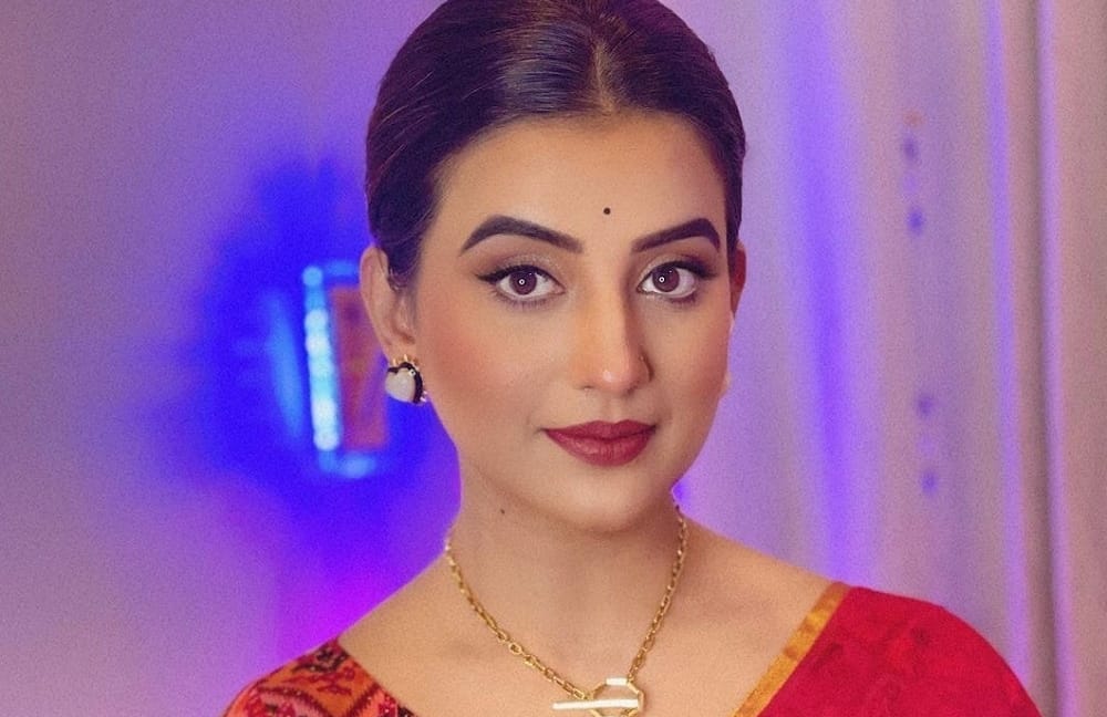 Bhojpuri Actress Akshara Singh wishes fans on Navratri first day, see video here