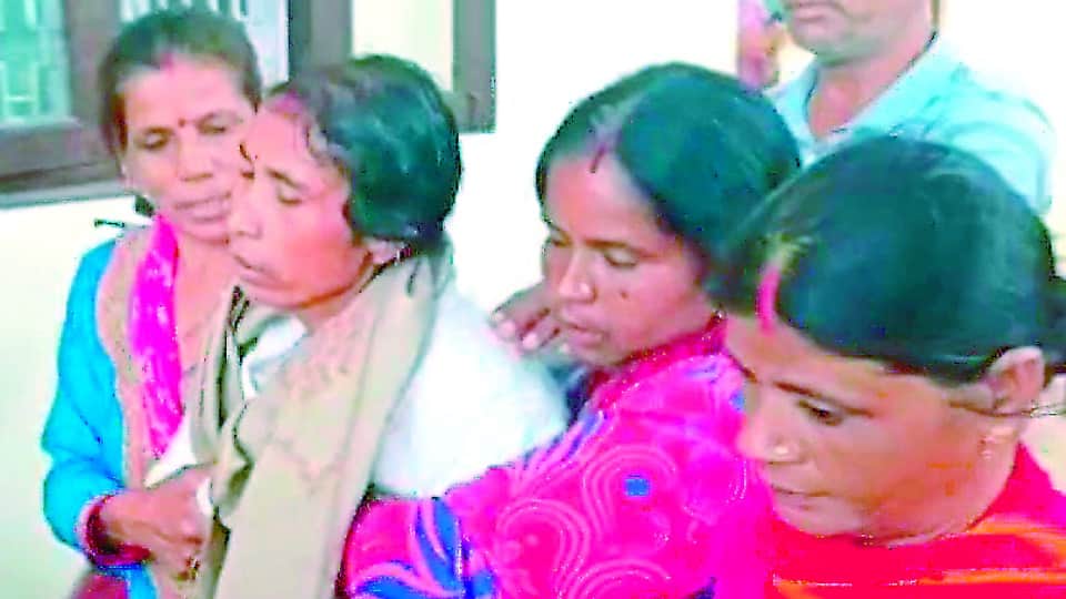 Ankita bhandari Murder Case Uttarakhand: Ankita Mother angry on Culprits video viral