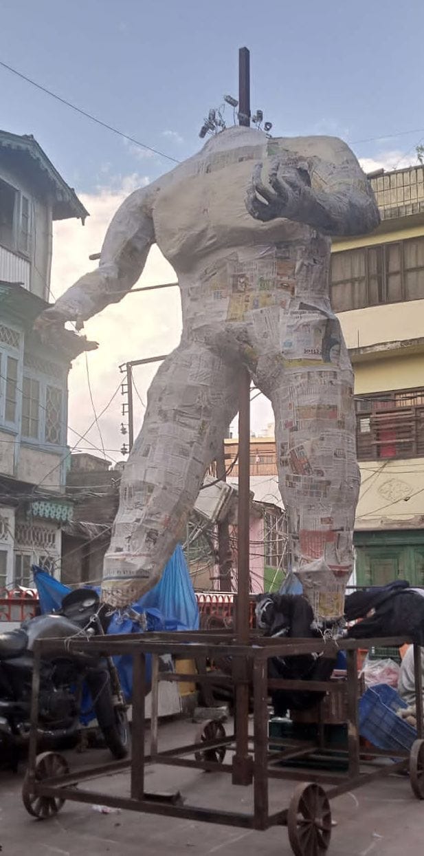 25 Effigy Of Ravana Family