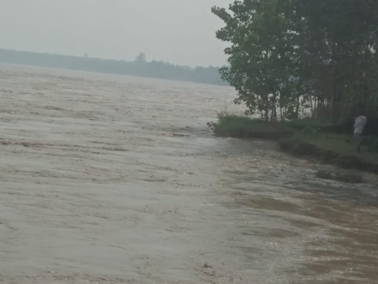 Flood covered hundreds of bighas of land in Yamuna