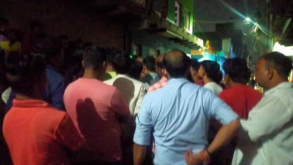 dispute between two group over the Devi statue sthapana on the first day of Navratri in Agra