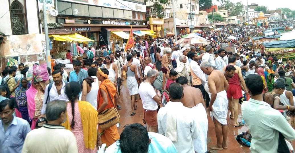 Chitrakoot: Devotees took a dip in Mandakini, did Pind Daan