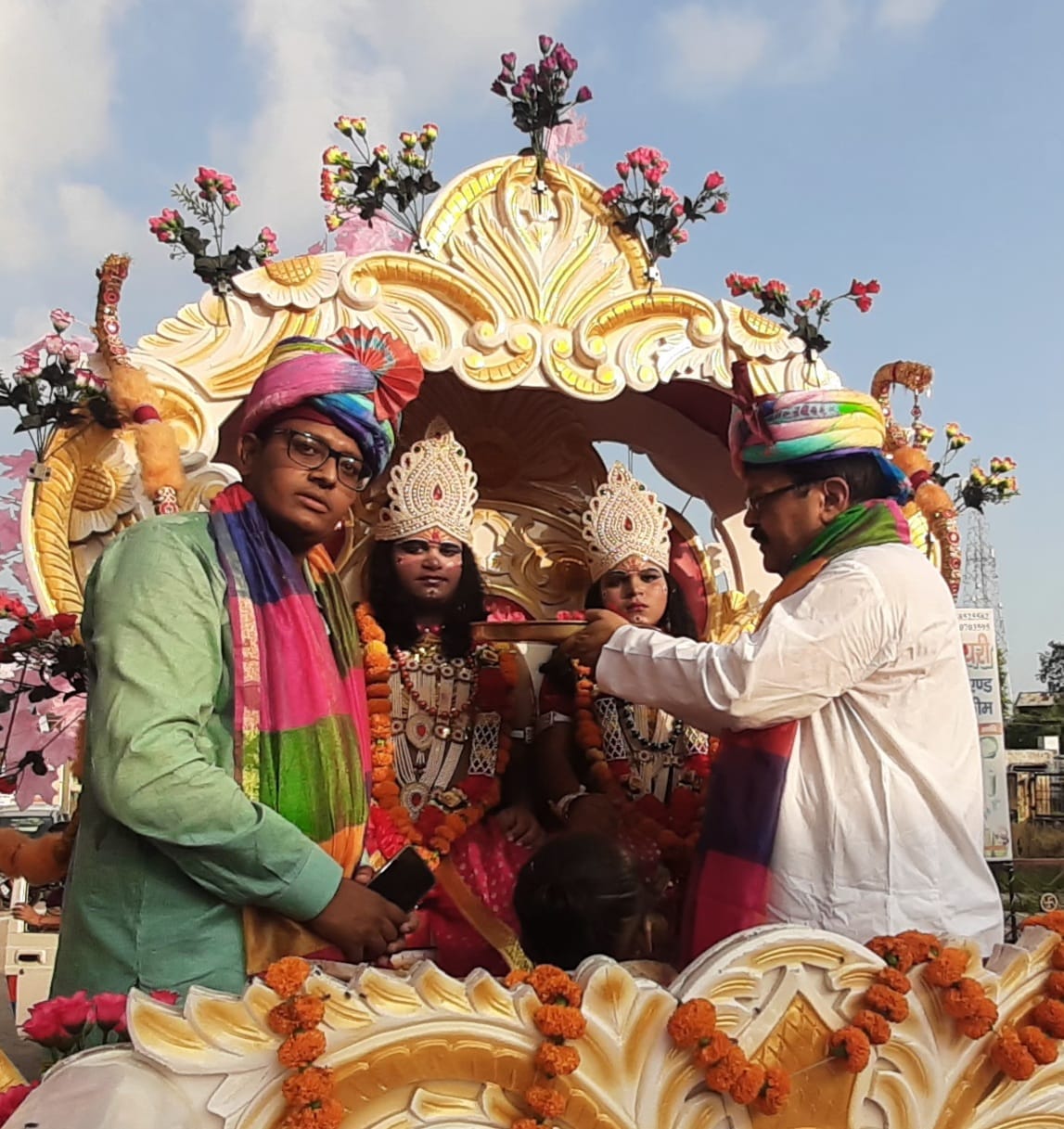 Shri Ram procession taken out with bands in towns