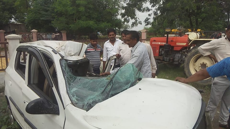 Uncontrolled car hit tree near Tajpur village in Sonipat