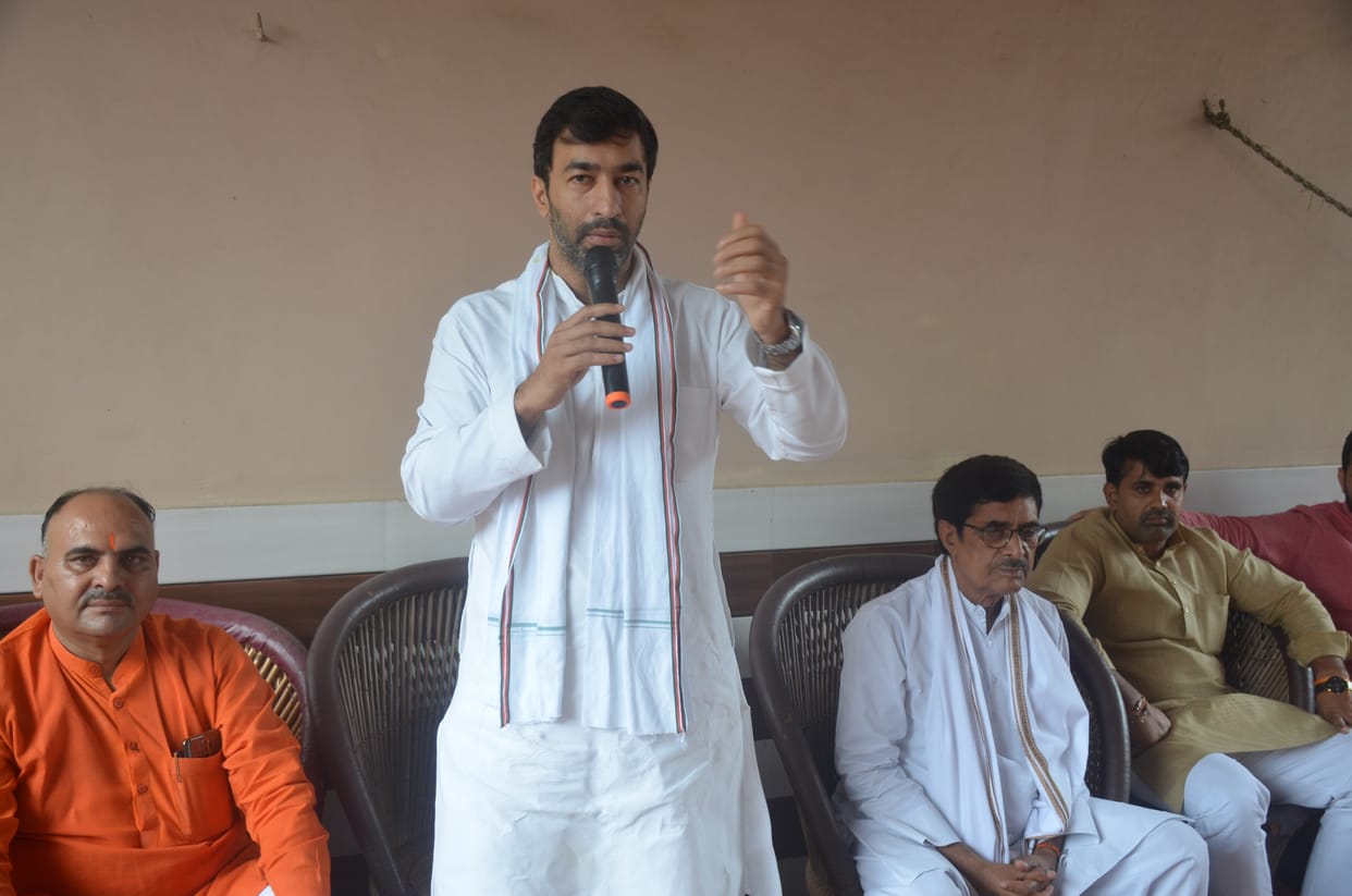 Work for the country by rising above caste and religion: Beniwal