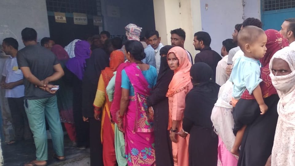 Haridwar Panchayat Chunav 2022: Voters heavy crowd for Voting photos