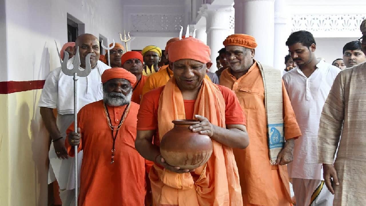 Navratri 2022 CM Yogi Adityanath worships at Gorakhnath temple