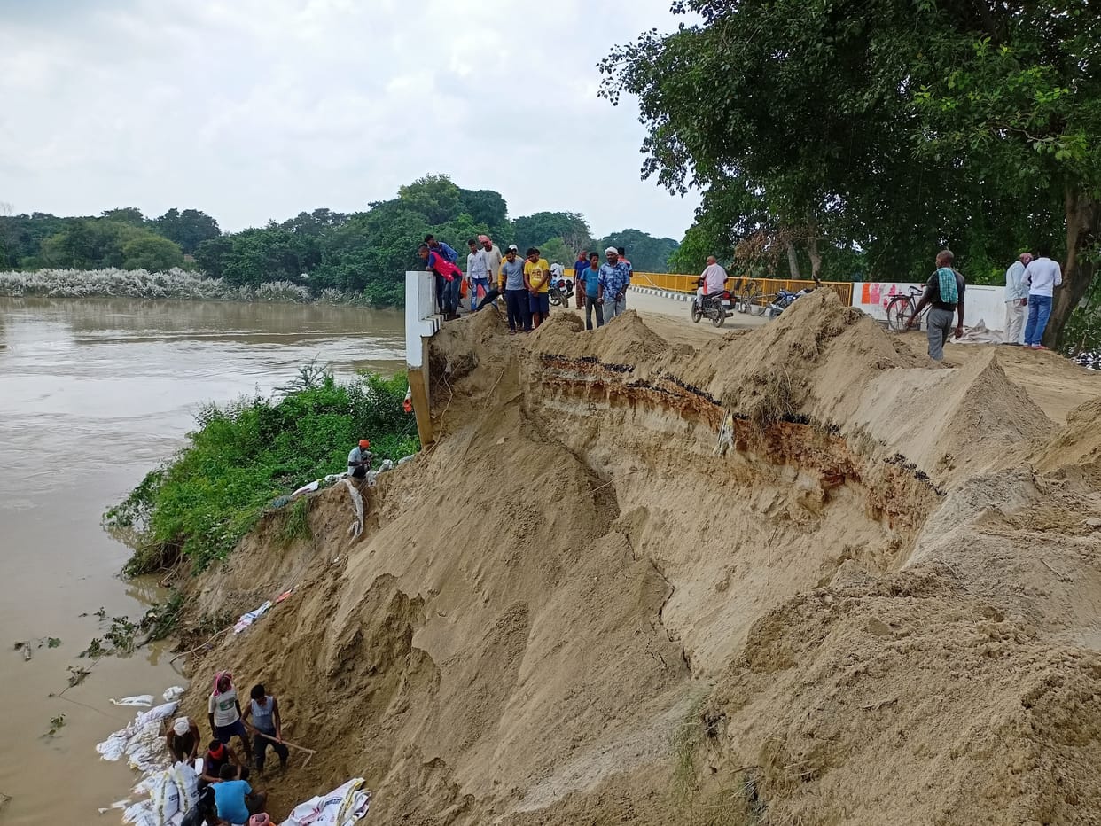 Administration helpless, traffic is stalled