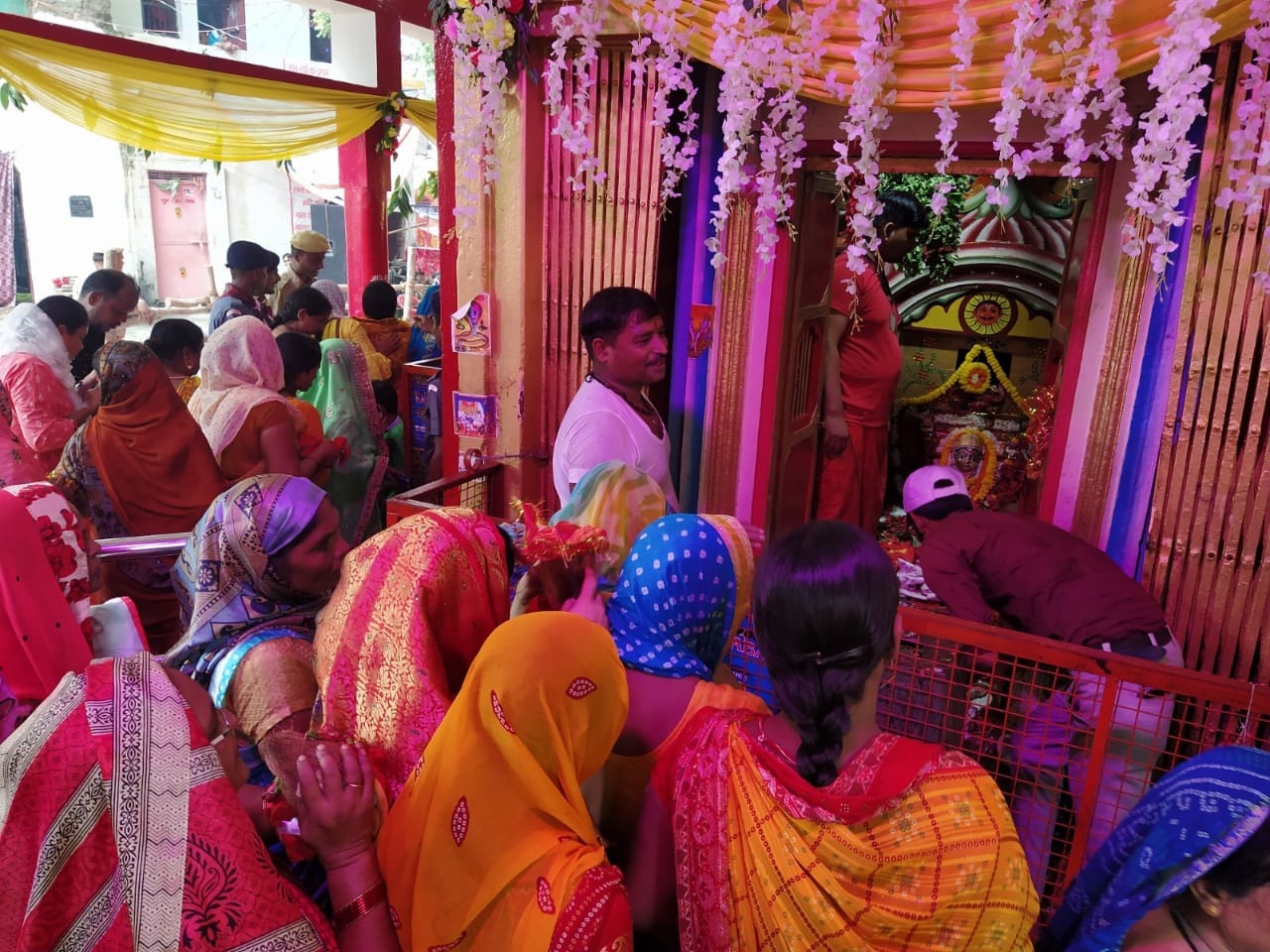 Navratri 2022 Nine forms of Adishakti Maa Durga reside in streets of Kashi know about all temple in banaras