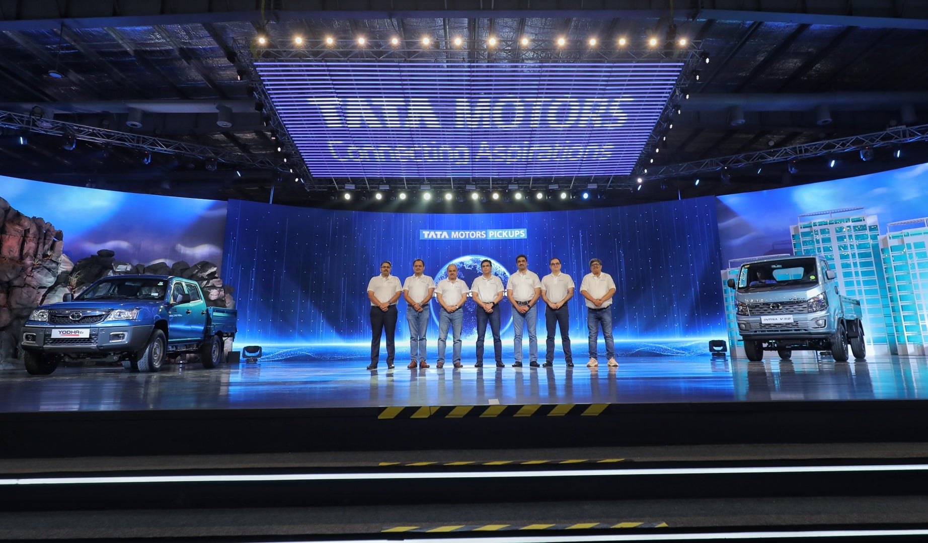 Tata Motors:टाटा मोटर्स ने योद्धा 2.0, इंट्रा वी20 बाइ-फ्यूल और इंट्रा ...