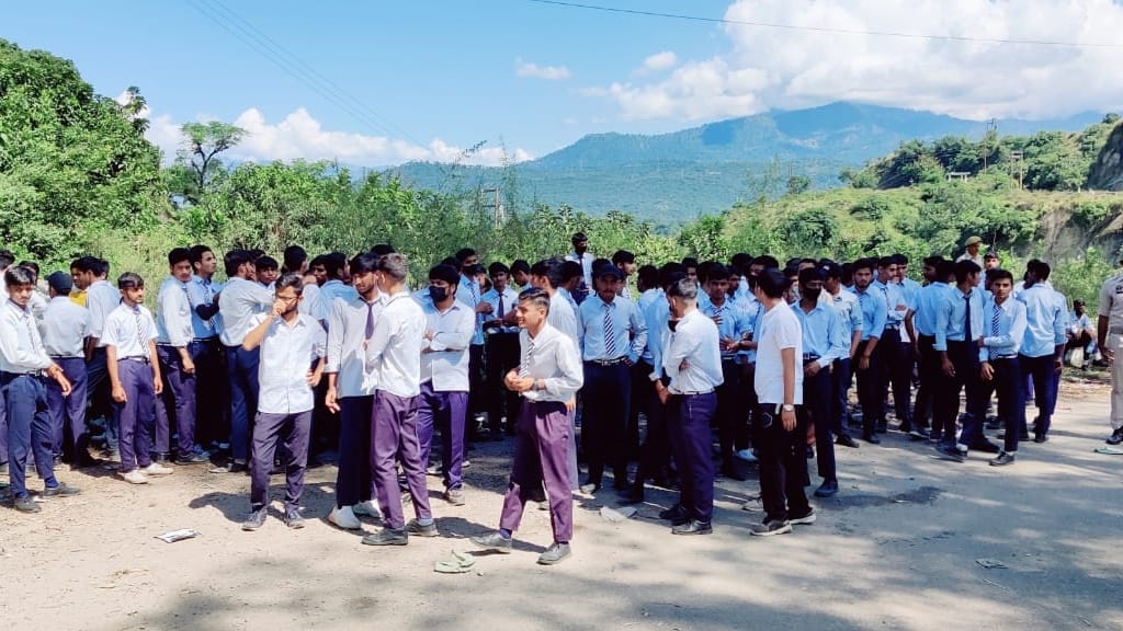 Udhampur Jawahar Navodaya Vidyalaya students boycott classes