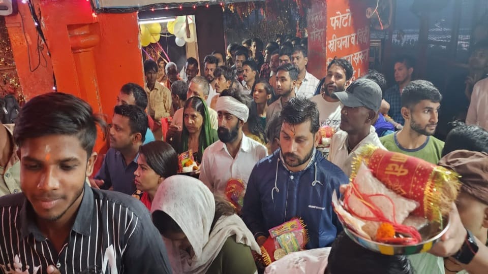 Shardiya Navratri 2022: Crowd of devotees in uttarakhand temples photos