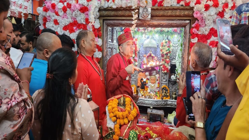 Shardiya Navratri 2022: Crowd of devotees in uttarakhand temples photos