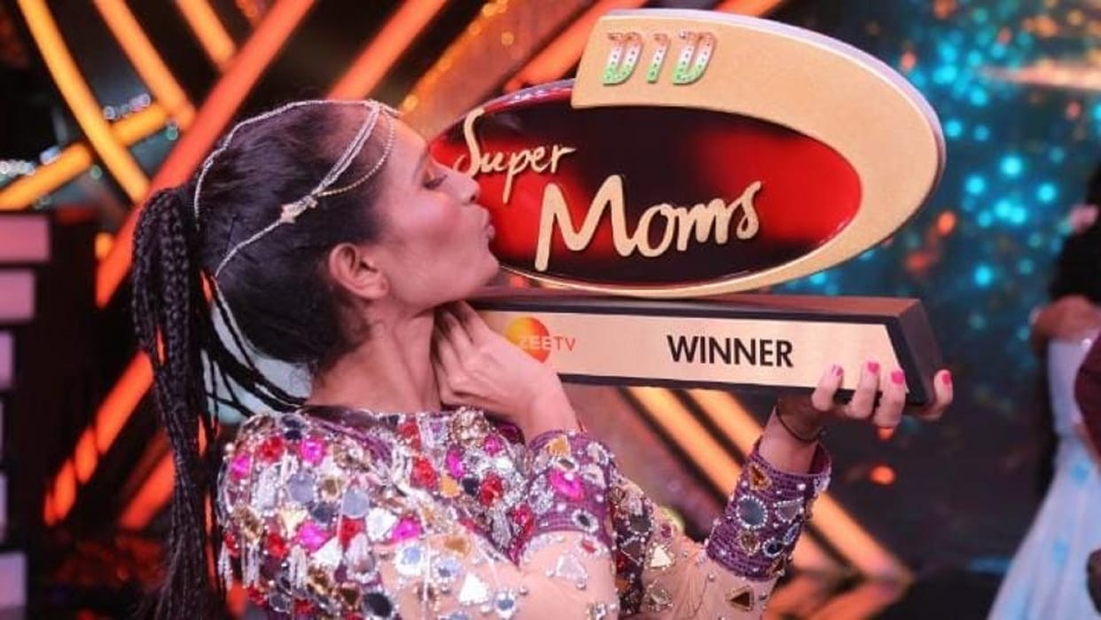 Haryana Hansi Varsha Bumrah became winner in dance india dance Super Moms