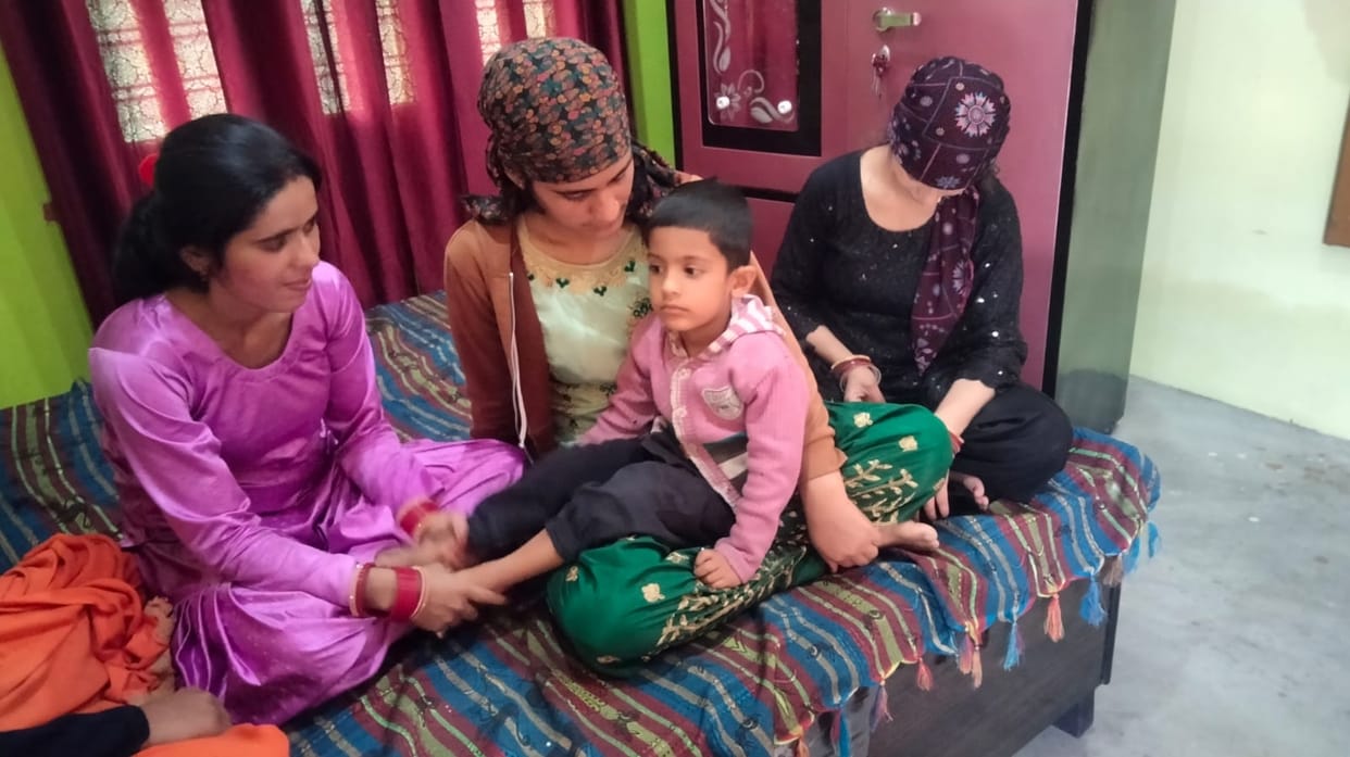 sirmaur news wheare is my papa mami and sister- said little lakshay